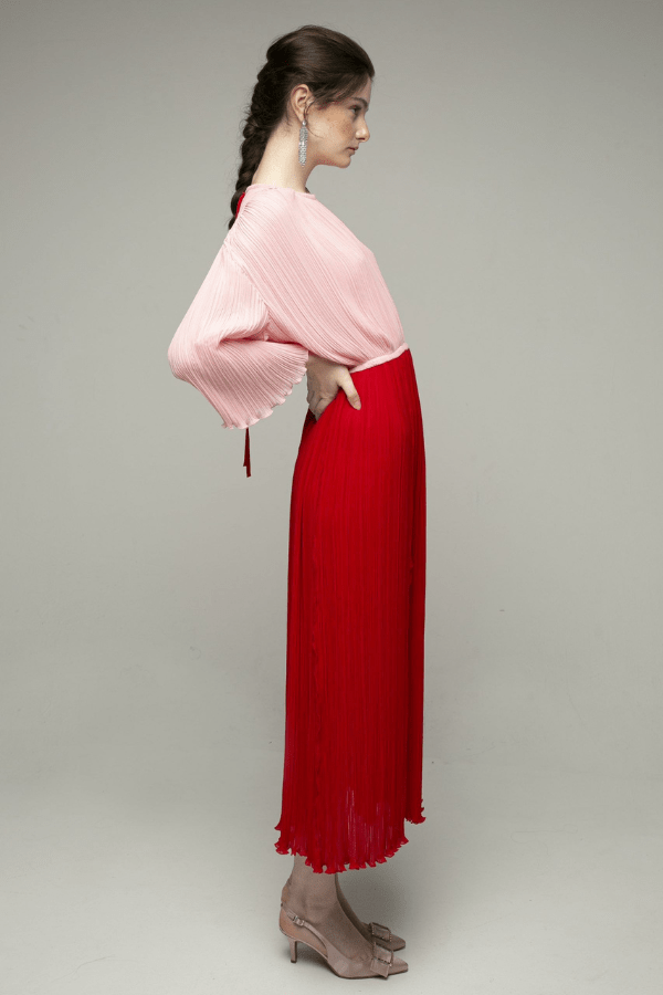 inuñez-vestido-plisado-rojo-rosa