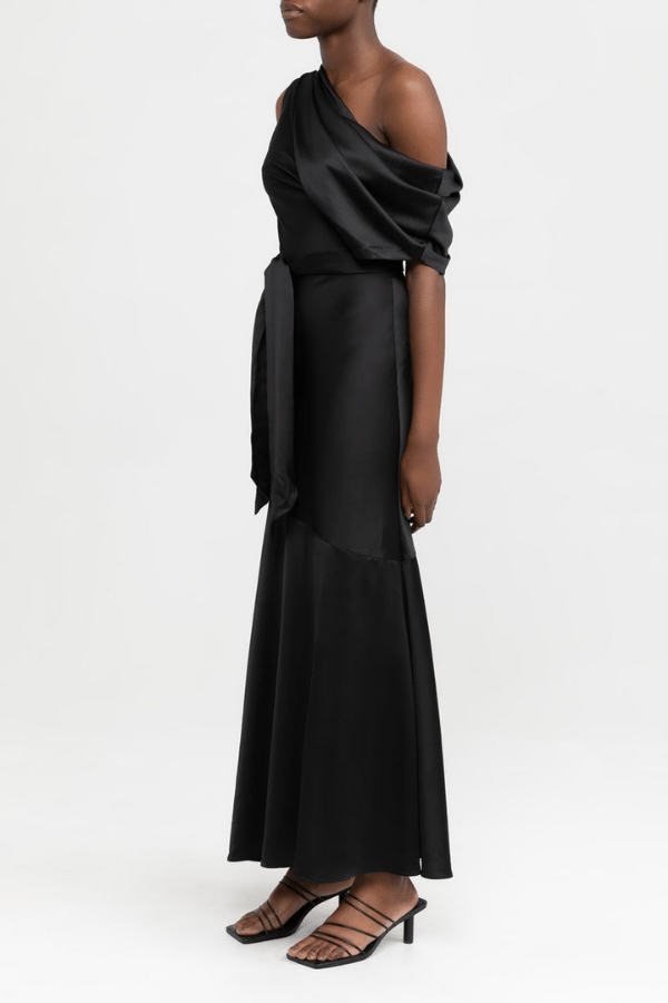 vestido-olinda-negro-cuello-asimetrico-caido-significant-other-1