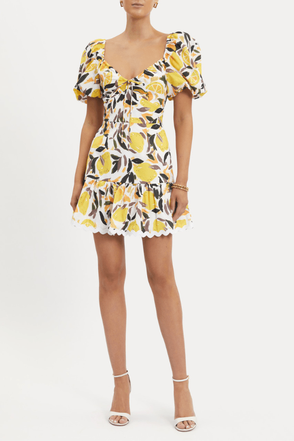 rebecca-vallance-vestido-mini-amarilla-estampado-limones