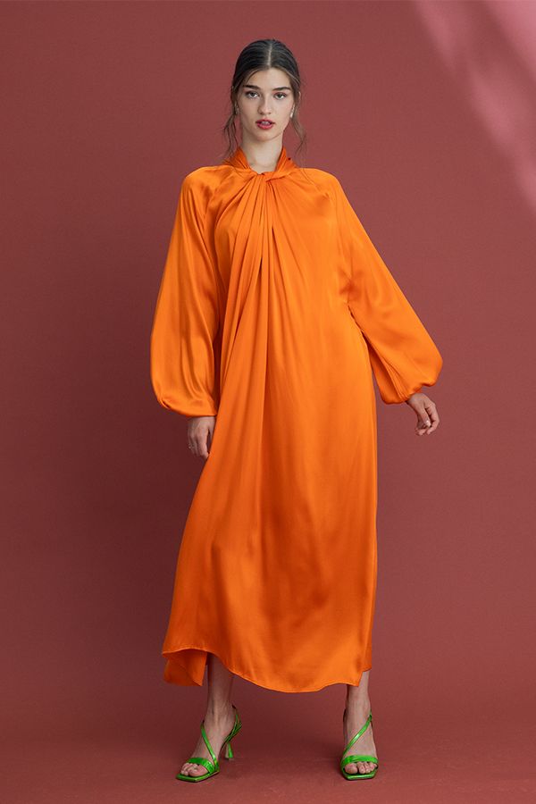 https://borow.es/wp-content/uploads/2023/02/cris-serra-vestido-nudo-naranja-3.jpg