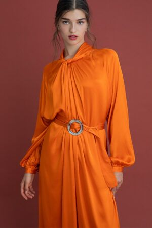 cris-serra-vestido-nudo-naranja-4