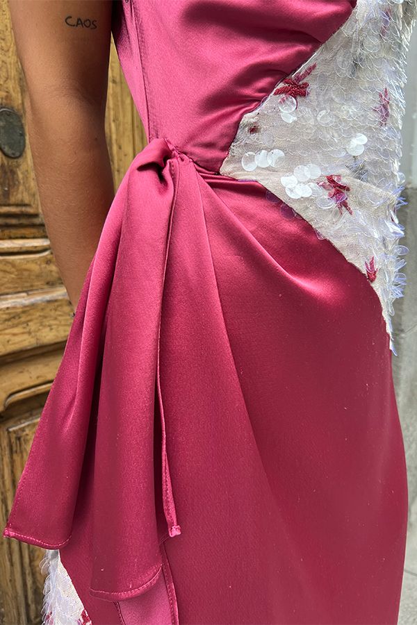 https://borow.es/wp-content/uploads/2023/06/inuñez-vestido-seda-lentejuelas-rosa-2.jpg