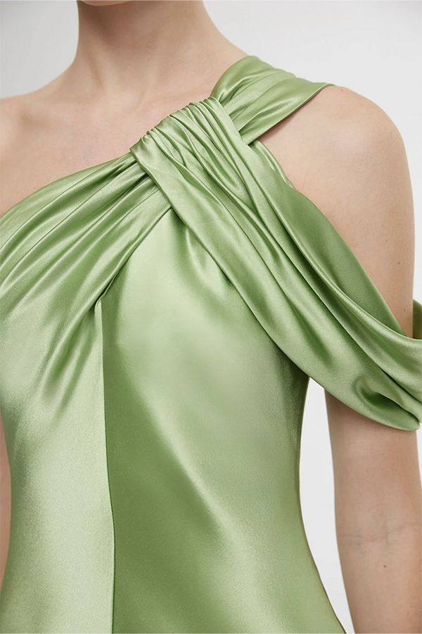 https://borow.es/wp-content/uploads/2024/06/acler-hilder-maxi-dress-green-4.jpg