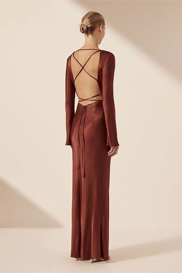 https://borow.es/wp-content/uploads/2024/08/lino-open-back-tie-maxi-dress-2.jpg