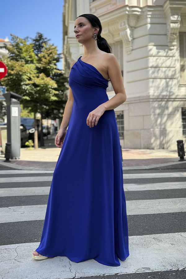 https://borow.es/wp-content/uploads/2024/09/camila-merino-vestido-dalia-azul-2.jpg