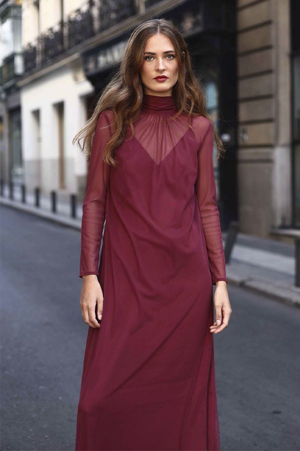 https://borow.es/wp-content/uploads/2024/10/mattui-vestido-coello-midi-burdeos.jpg