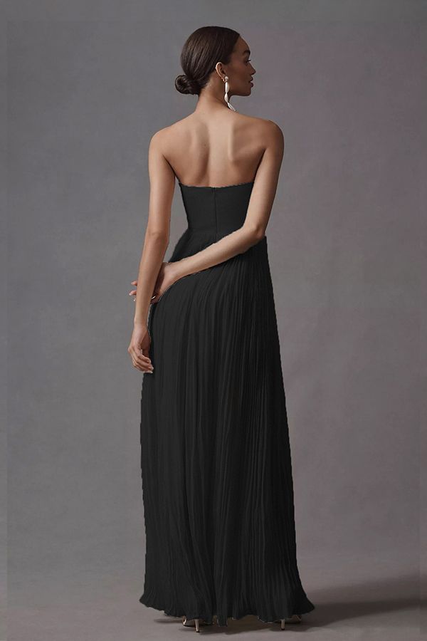 https://borow.es/wp-content/uploads/2025/01/delfi-collective-lourdes-black-dress-back.jpg