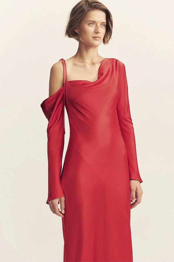 https://borow.es/wp-content/uploads/2025/04/Asymmetrical_Long_Sleeve_Maxi_Dress_5.jpg