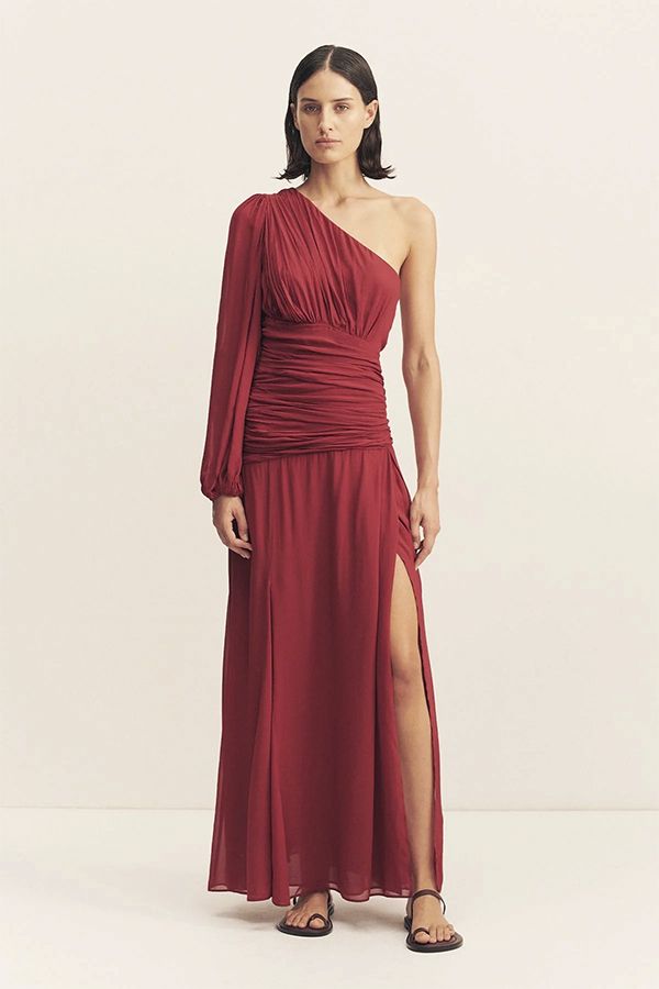 https://borow.es/wp-content/uploads/2025/04/rowe-one-shoulder-side-split-maxi-dress-3.jpg