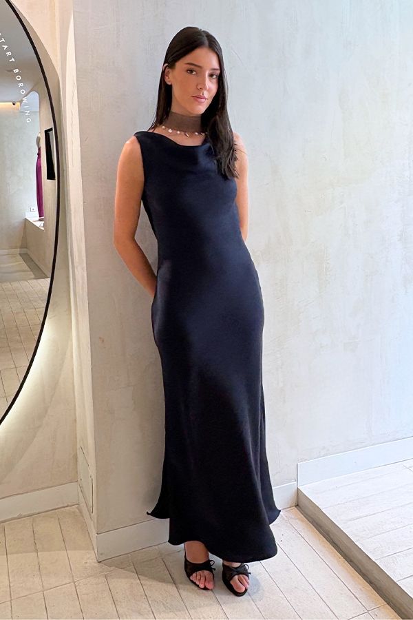https://borow.es/wp-content/uploads/2025/07/eleanor-azul-noche.jpg